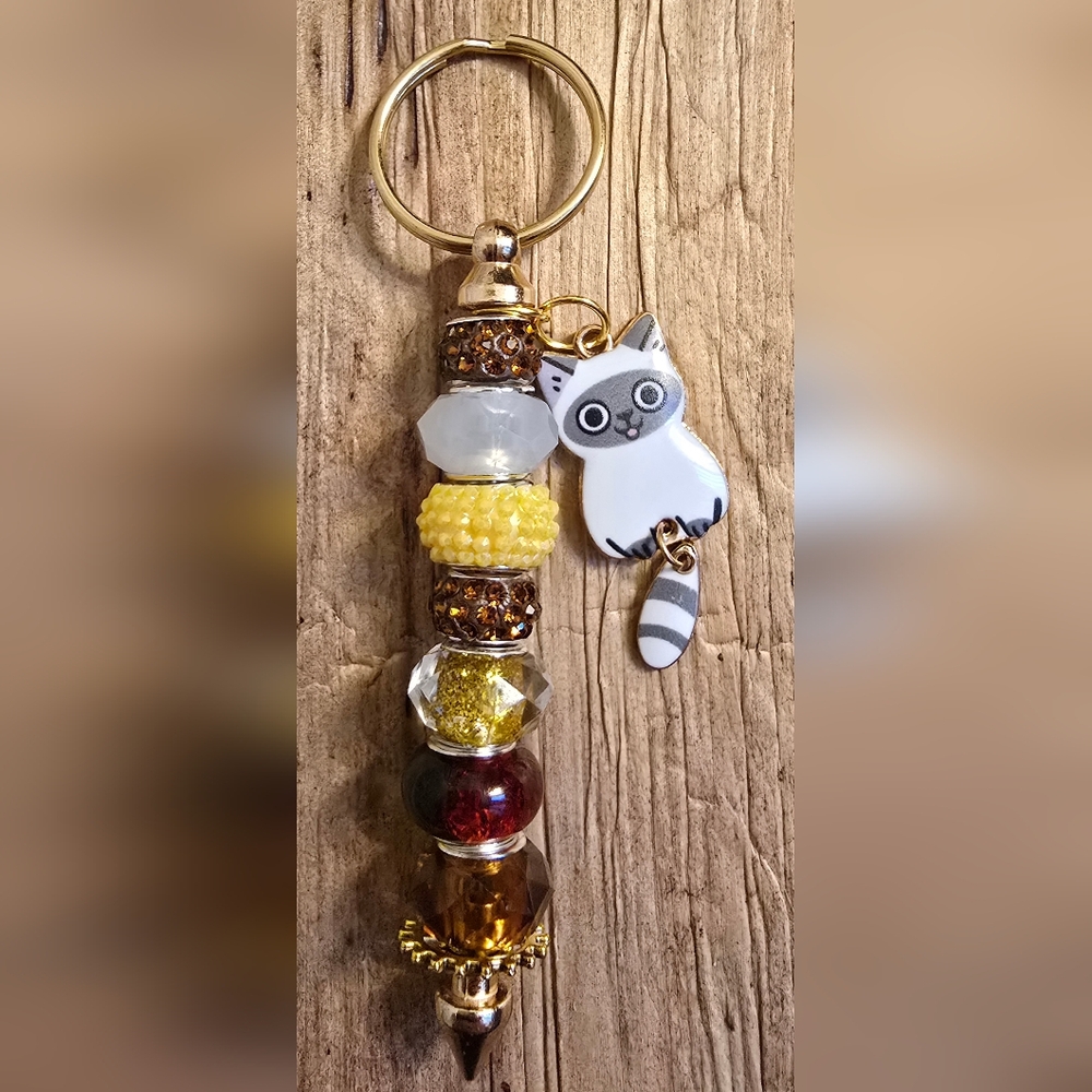 Adorable Cat Beaded Keychain Purse Charm